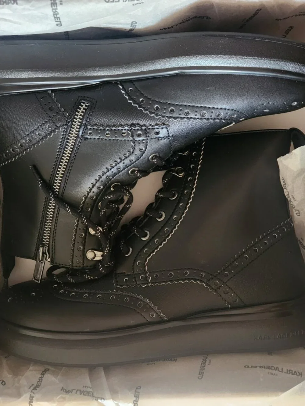 Karl Lagerfeld Paris LFS3008 Men's Leather Combat Boots. NIB. Size 11